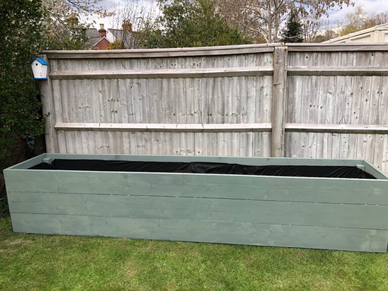 Scaffold board planter GUILDFORD