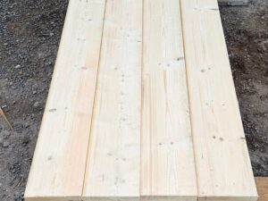 1.8m unbanded scaffold boards stacked on a pallet