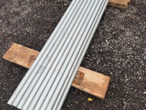 New galvanised scaffolding tube bundle, 48.3mm × 8ft (2.4m), high-quality steel for construction projects