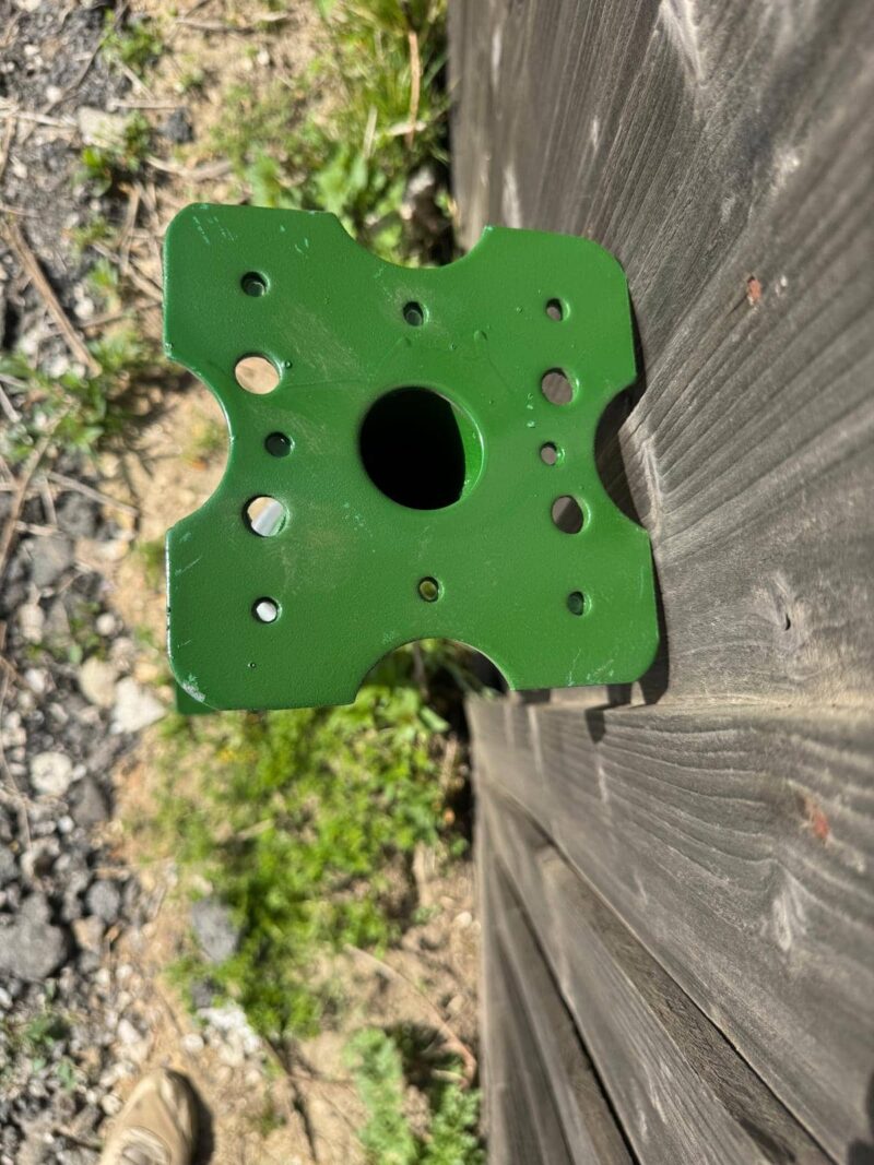 Size 2 acrow prop top plate with multiple fixing holes